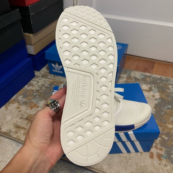 NIB men’s Size 8 (Euro Size 41.5) Adidas NMD R1 Sneakers In White/Tint/Red/Blue - Picture 15 of 16